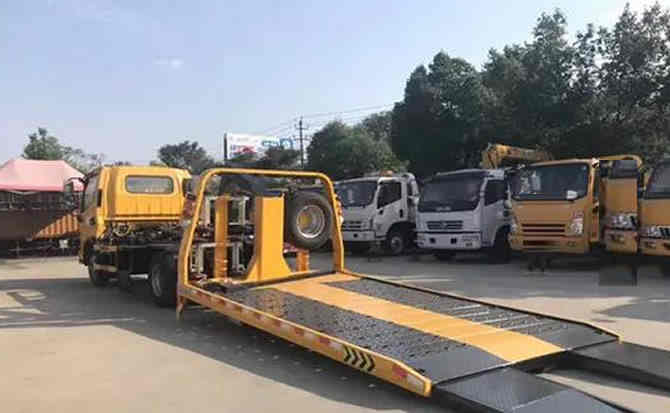 雅安汽车中途维修案例